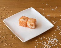 Salmon roll tomate